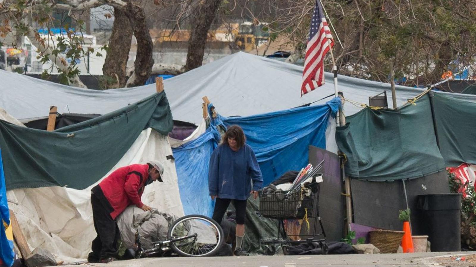 Homeless camp GettyImages-912839046.jpg
