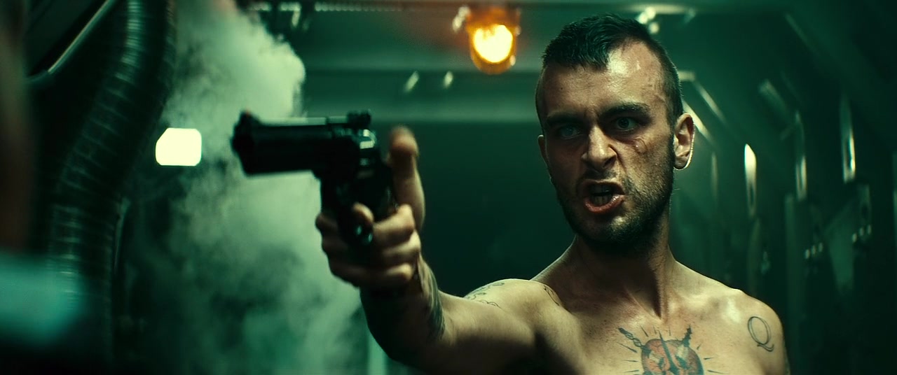 Lockout.2012.720p.BluRay.x264-LEONARDO_[scarabey.org] 0984.jpg