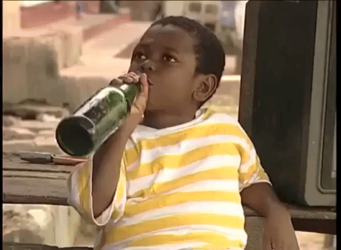 негр пьет пиво.gif