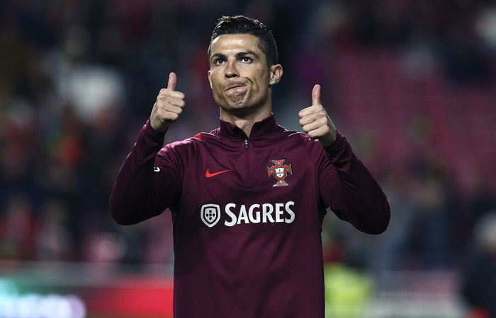 ronaldo700.jpg